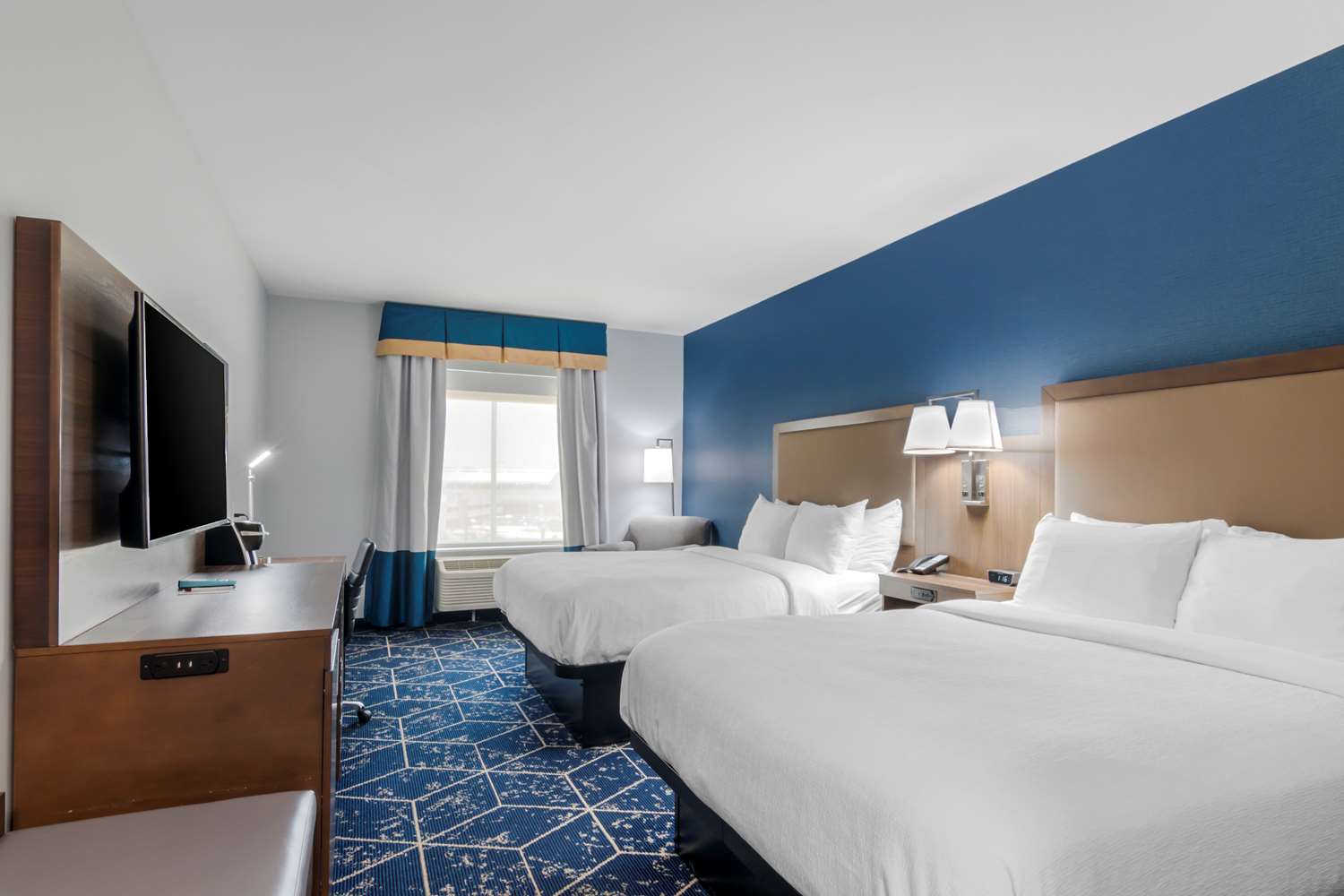 Room, 2 Queen Beds, Best Western Plus St Louis Airport Hotelbest Western Plus St Louis Airport Hotel 4/9