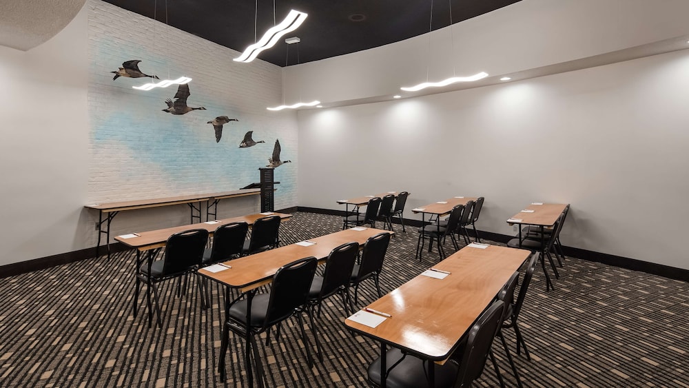 Best Western Plus Wausau Tower Inn 39/43