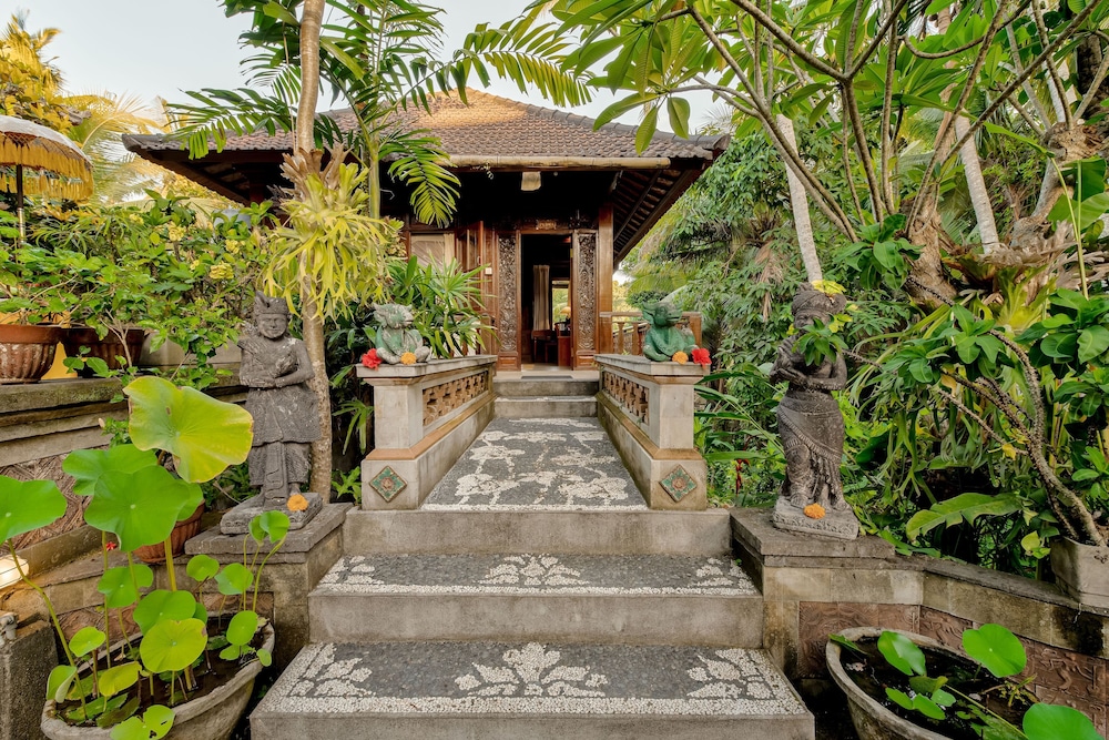 Kebun Indah 63/72
