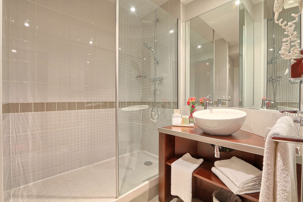 Golden Tulip Paris Cdg Airport Villepinte 14/67