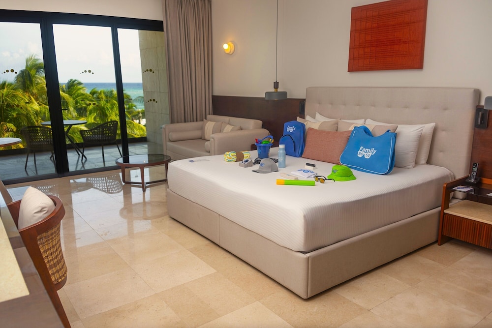 Roof Top, Select, Junior Suite, Family, Single, 2 Double Beds, Sofa, Private Pool