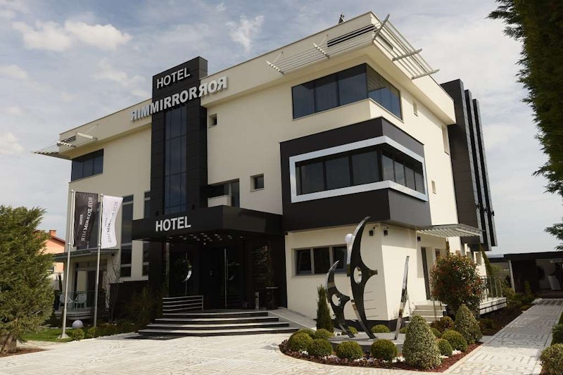 Mirror Hotel 3/38