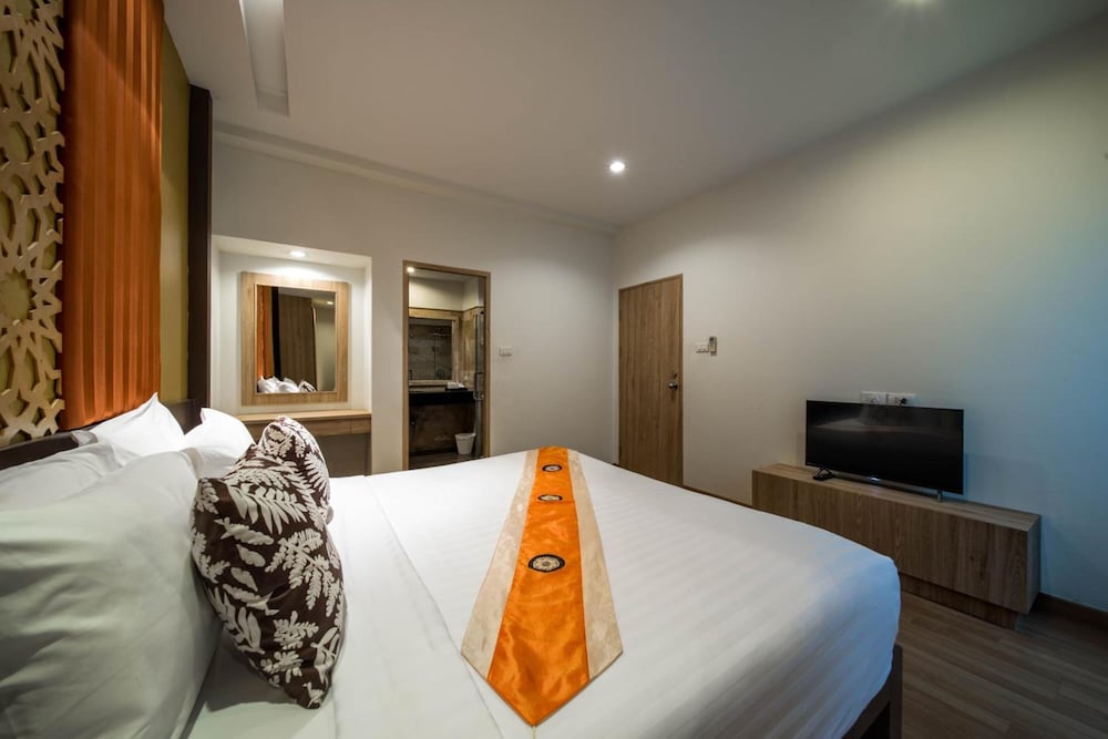 Kamala Beachfront Apartment 38/70