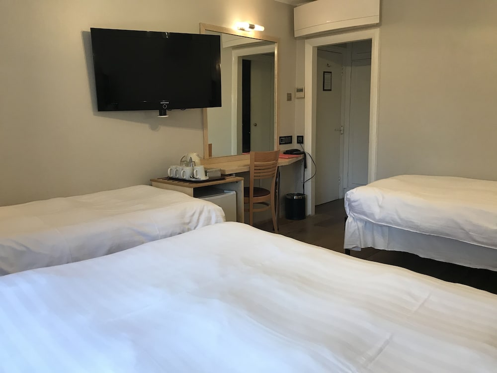 Rhodes Hotel 35/66