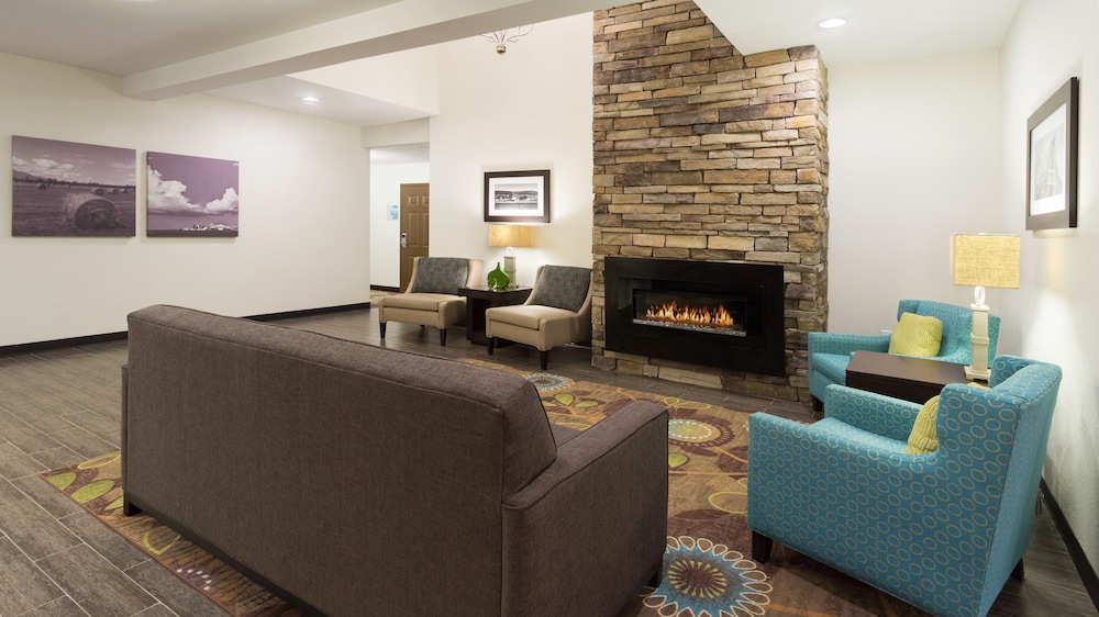 Holiday Inn Express & Suites Wyomissing 25/44