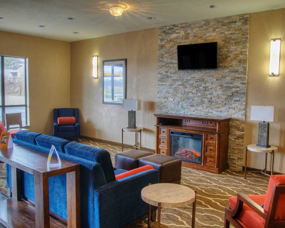 Comfort Suites Plymouth Near Us-30 27/38