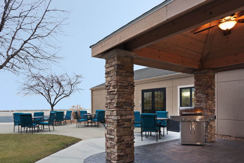 Staybridge Suites Springfield South 3/61