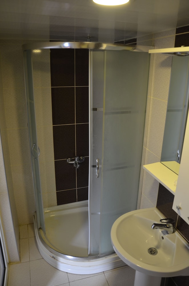 Teras Hotel 33/35