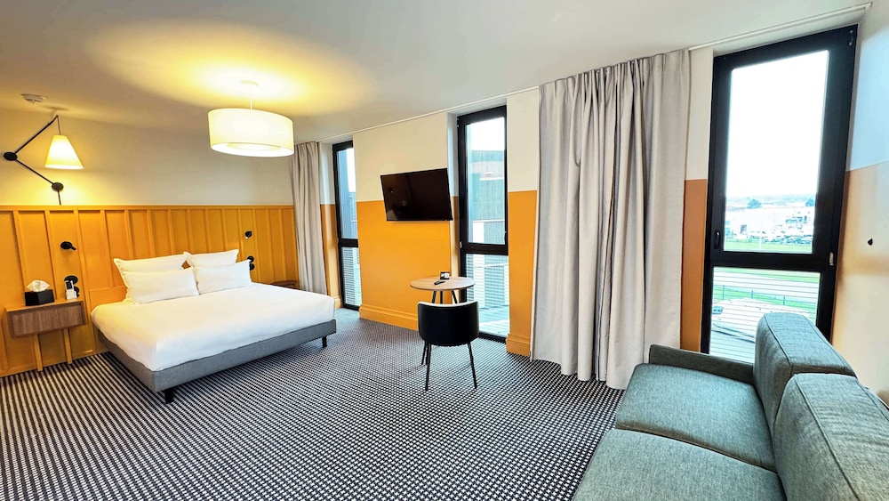 Kyriad Prestige Compiegne 18/65