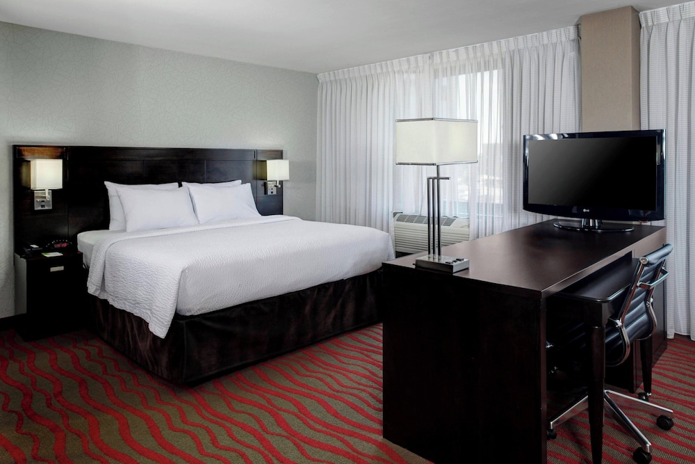 Room, King Bed, Sofa