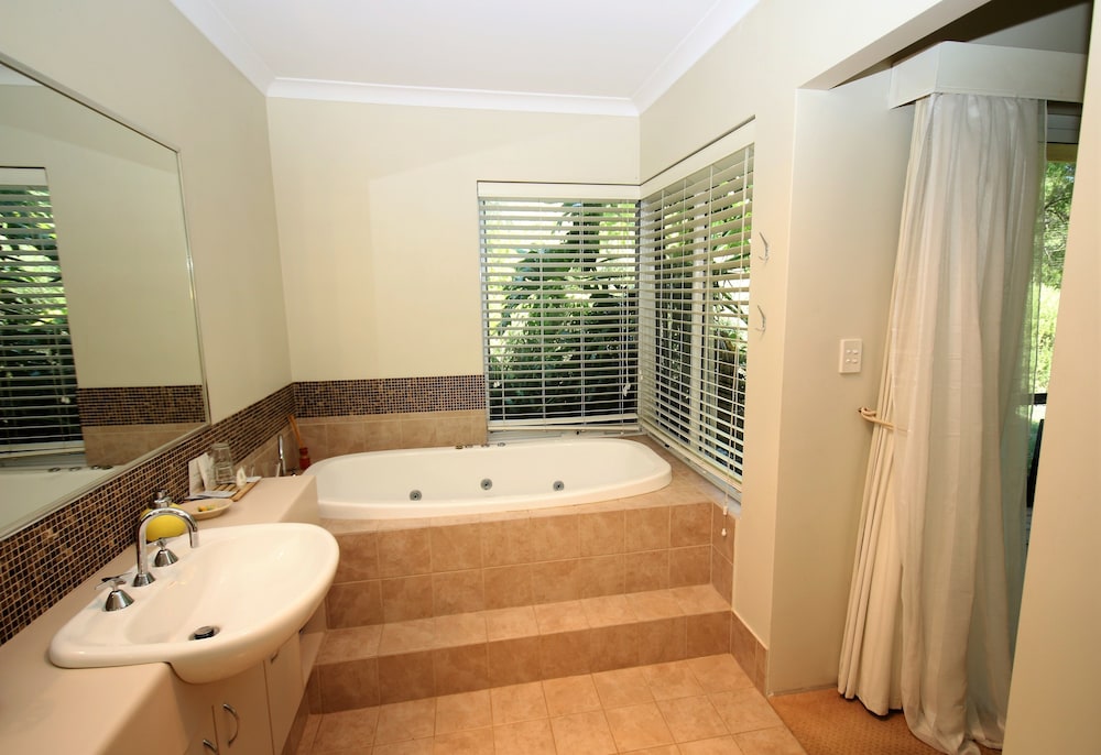 MARGARET RIVER BED AND BREAKFAST 44/48