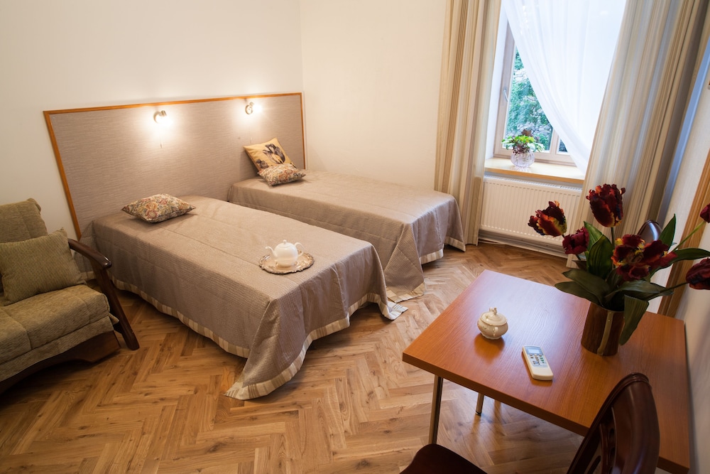 Florens Boutique Hotel 10/40