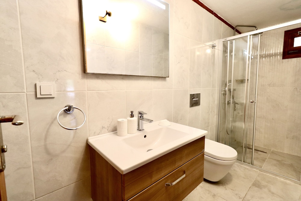 Kemerbag 29 Guest House 49/50