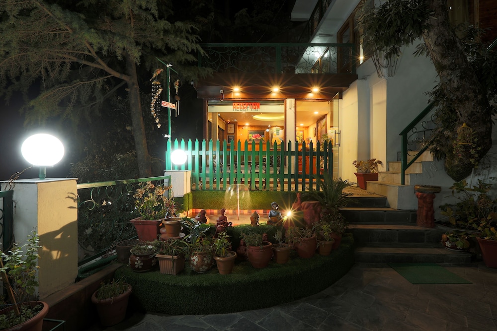 Hotel Mongas 5/50