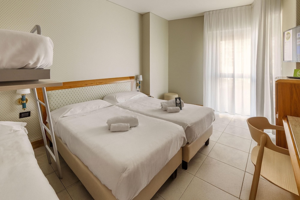 Standard, Quadruple, Queen and Twin Beds