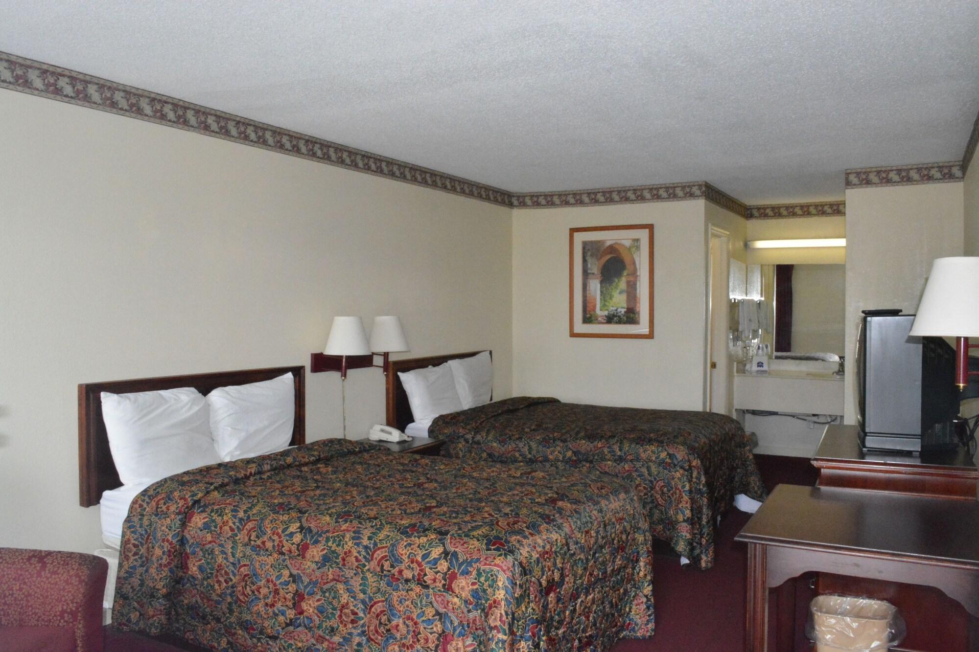 Knights Inn Hurricane Mills 19/29