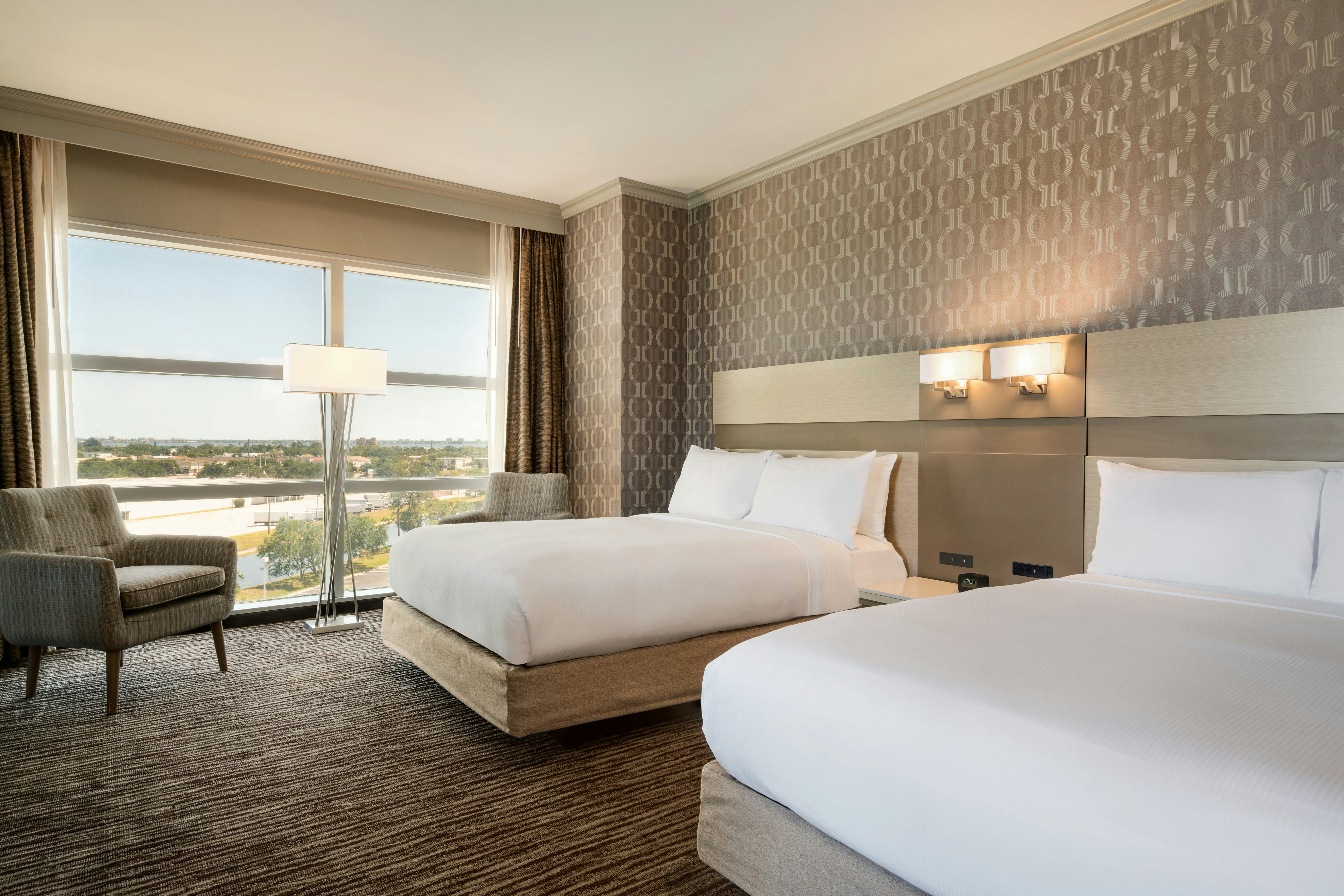 JUNIOR SUITE, 2 QUEEN BEDS, BALCONY