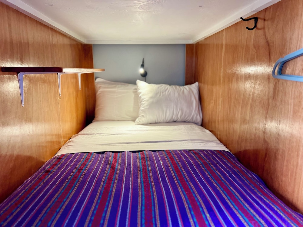 MIXED DORM, BASIC