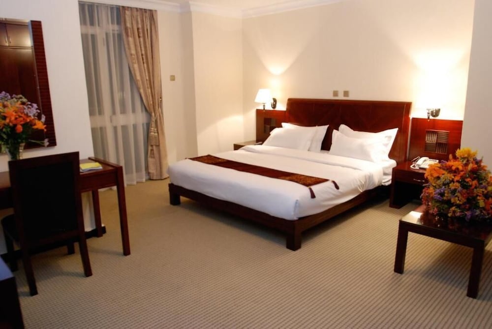 Kaleb Hotel 7/50