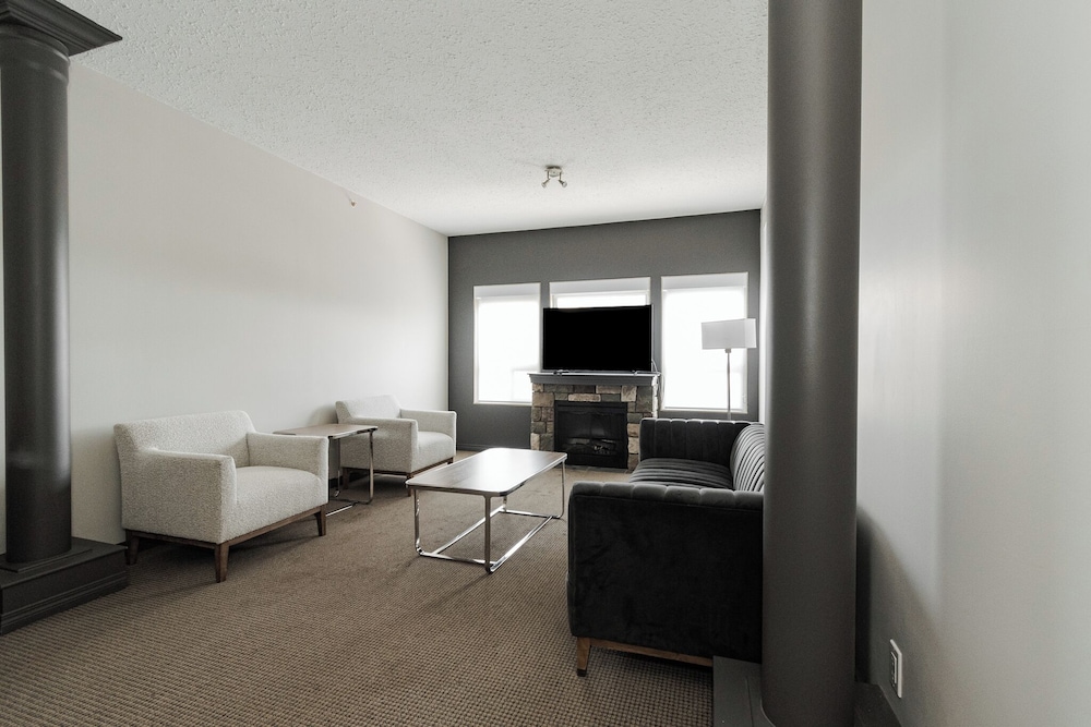 PODOLLAN REZ-IDENCE FORT MCMURRAY 25/50