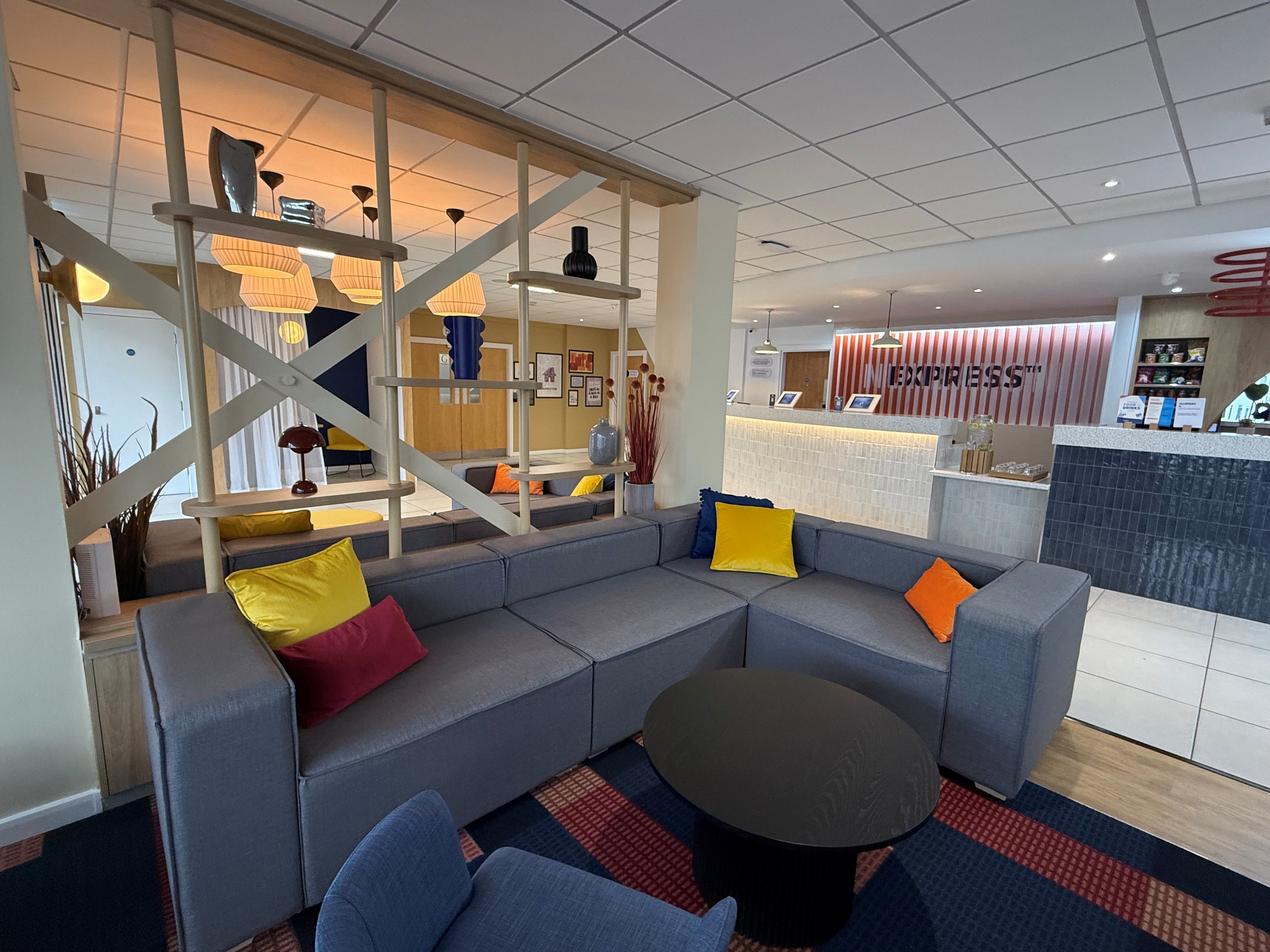 HOLIDAY INN EXPRESS NUNEATON 26/50