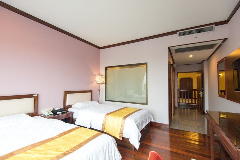 The President Hotel at Chokchai 4 19/57