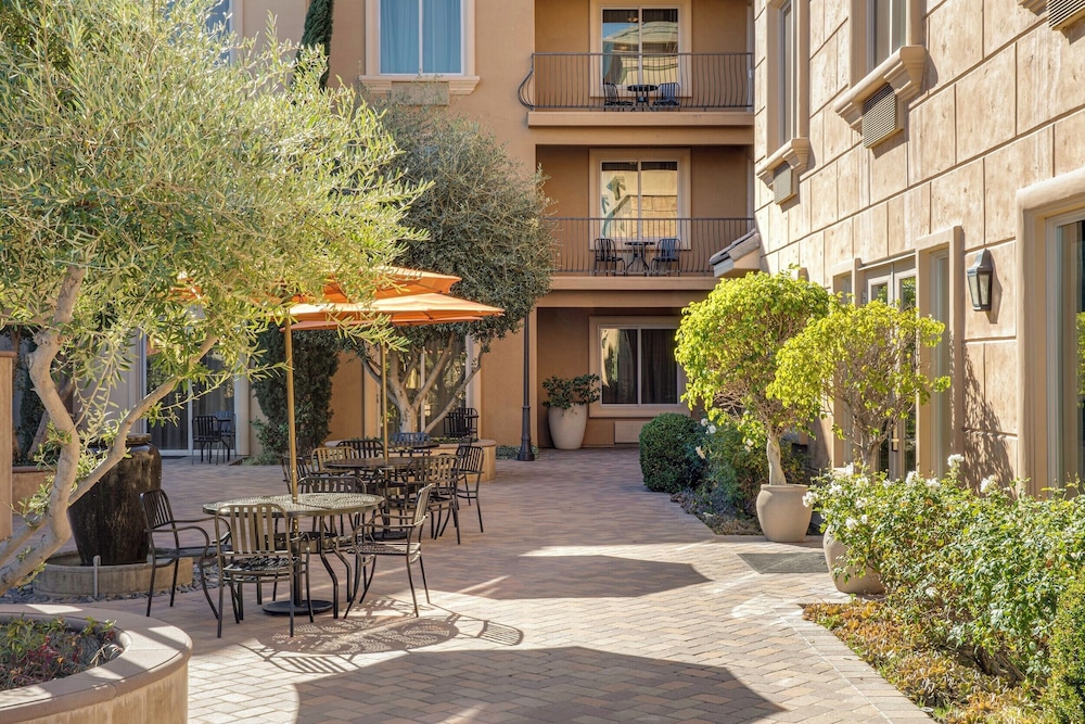 Ayres Hotel Chino Hills 4/55