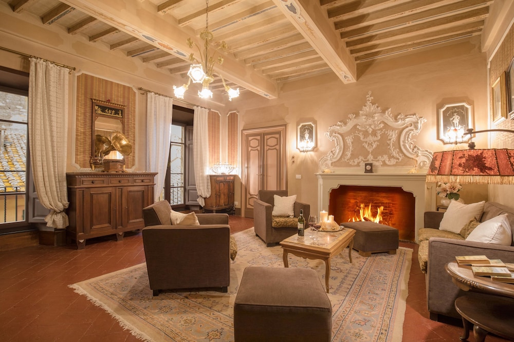 Residenza Fabroni 26/48