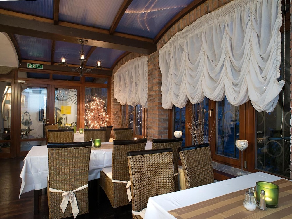 City Pisek Hotel 34/39