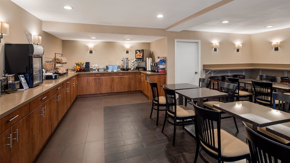 Best Western Norwalk Inn 28/35