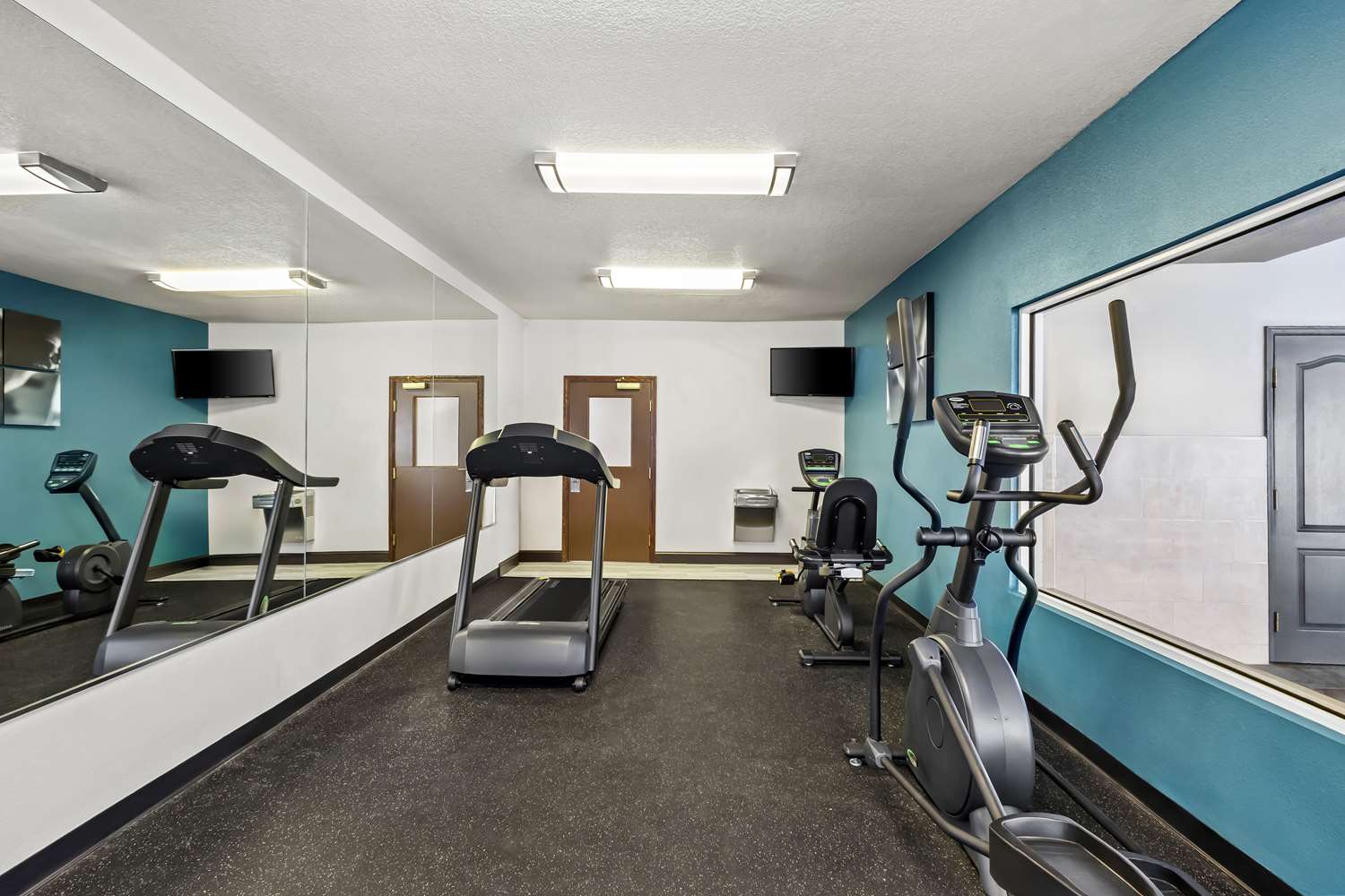 Best Western Fort Wayne Inn & Suites North 4/15