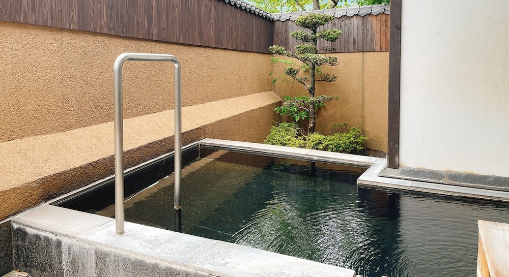Suite, 4 Futon Beds, 4 Double Beds, Outdoor Bath, with Pool