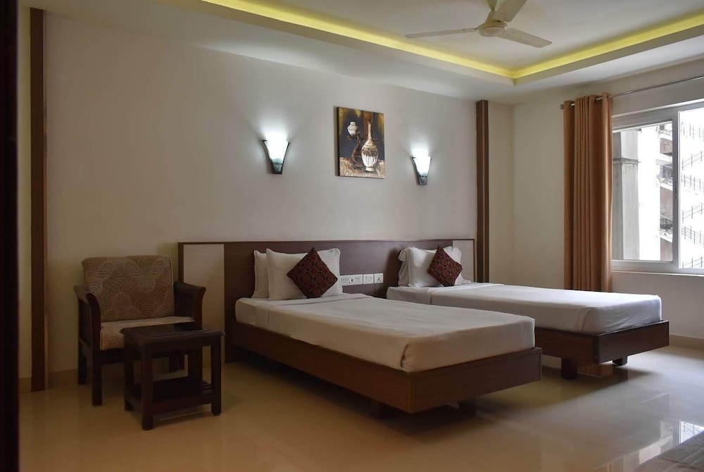Hotel South Regency 9/34