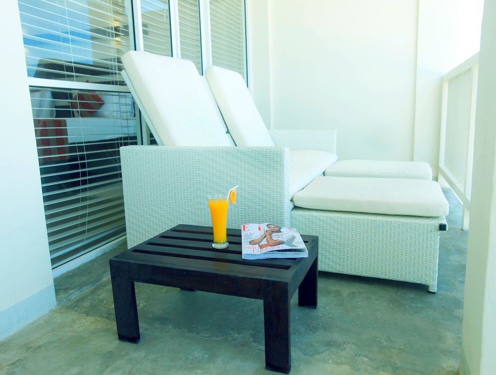 Beacon Beach Hotel 30/56