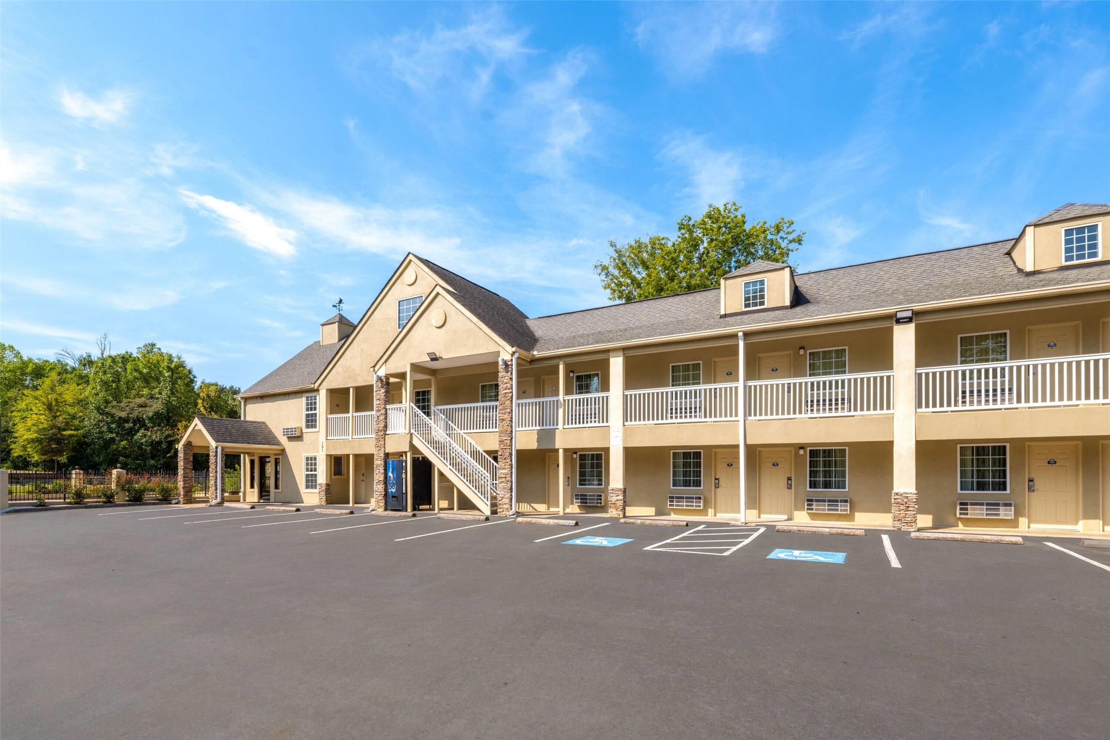 Days Inn by Wyndham Canton 3/19