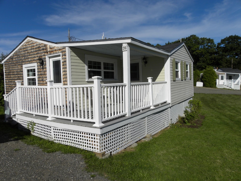 Colonial Gables Oceanfront Village 10/72
