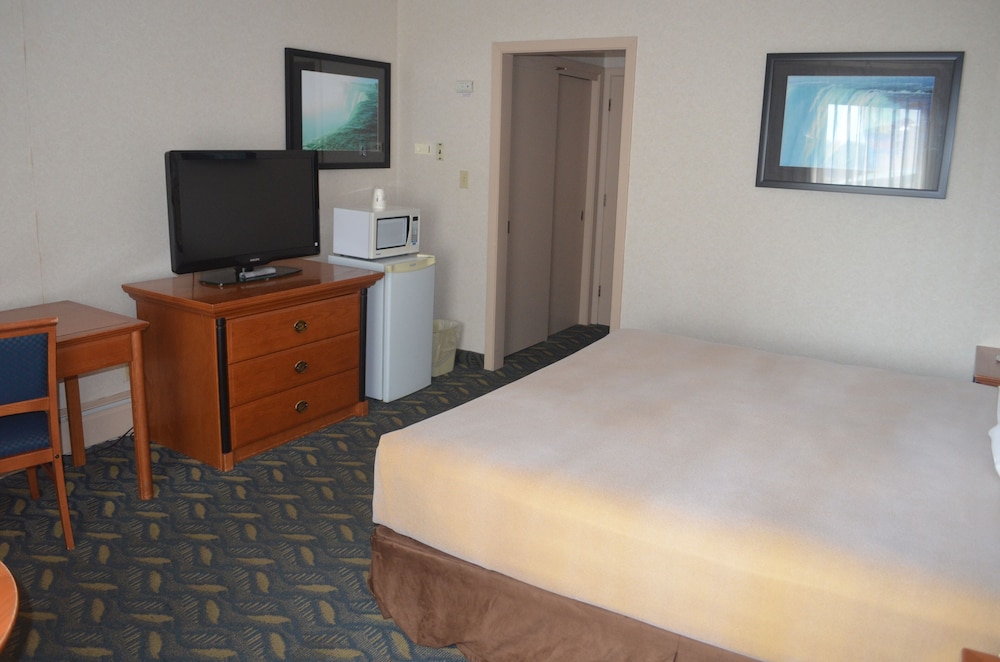 Travelodge by Wyndham Niagara Falls at the Falls 18/35