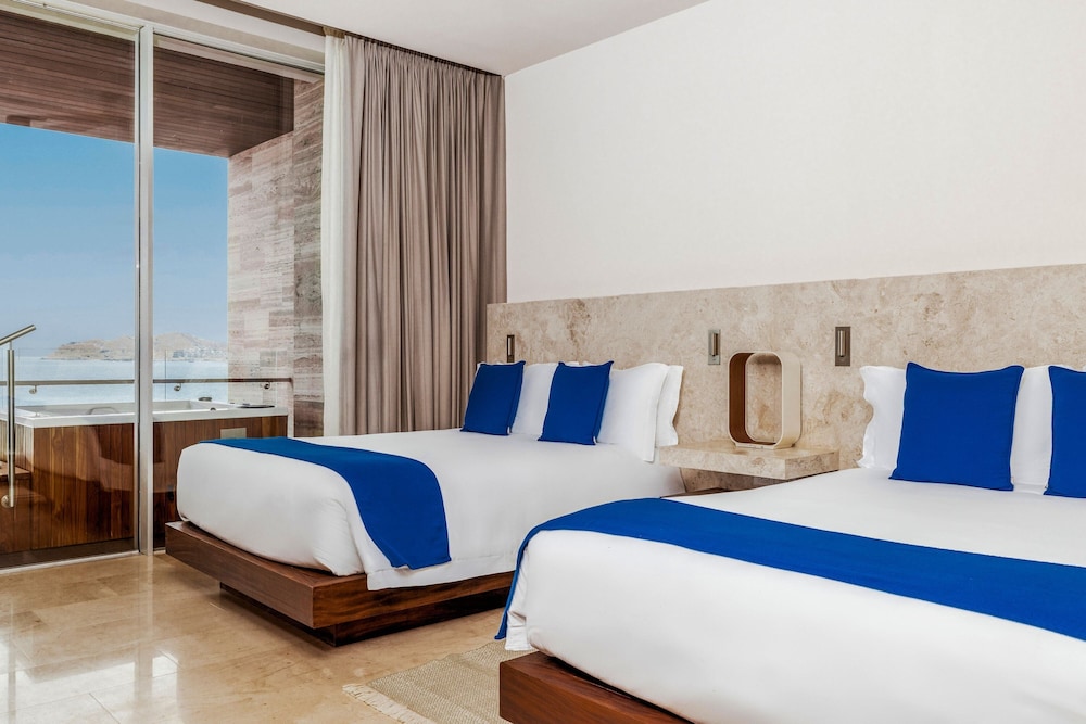 3 Bedrooms, 3 Double Beds, Beach Front