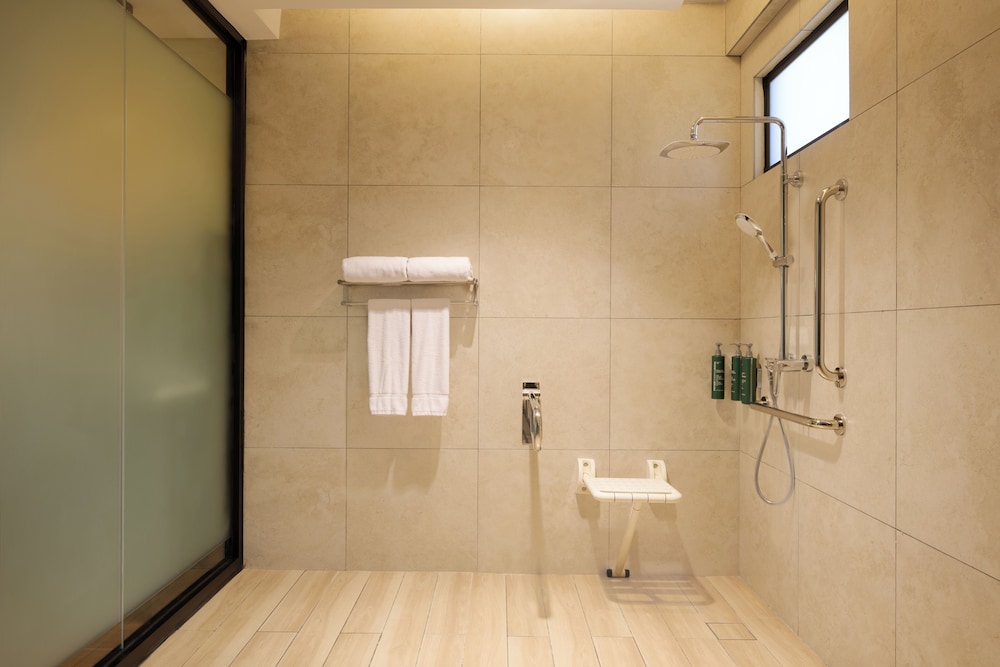 Hilton Garden Inn Kota Kinabalu Tuaran 40/42