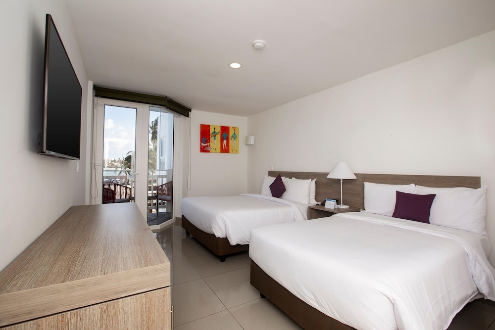 Decameron Maryland 14/50