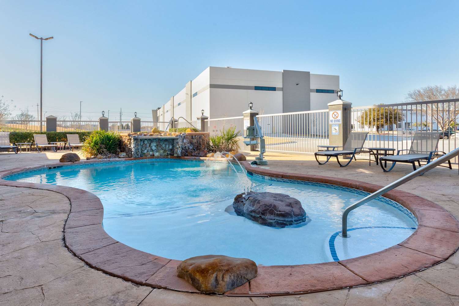 La Quinta Inn & Suites by Wyndham Allen at The Village 2/32