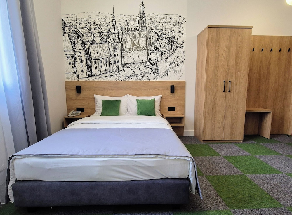 ROOM, DOUBLE BED