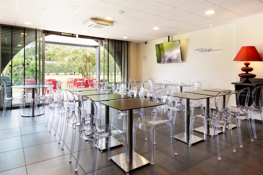 Kyriad La Rochelle Centre 47/62