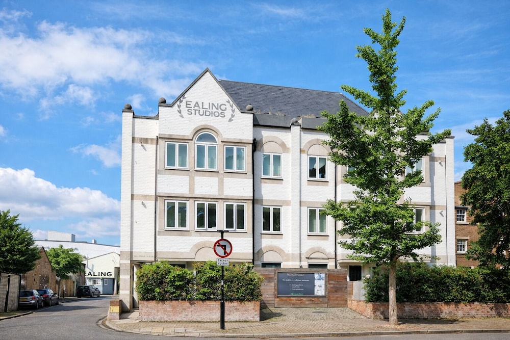 Roomspace Apartments -Walpole Court 40/50