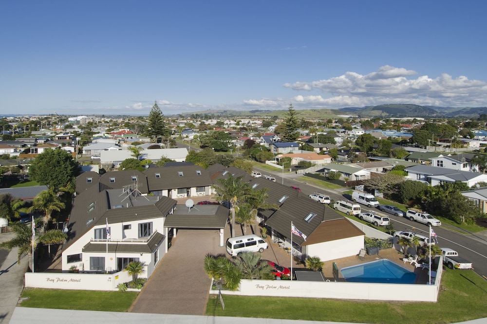 Bay Palm Motel 6/50