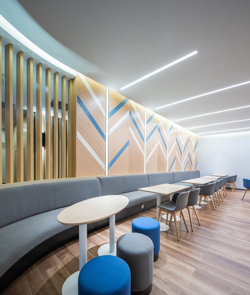 HOLIDAY INN EXPRESS Dongyang Hengdian 43/52
