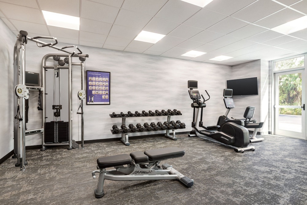 Fairfield Inn & Suites by Marriott Bonita Springs 10/31