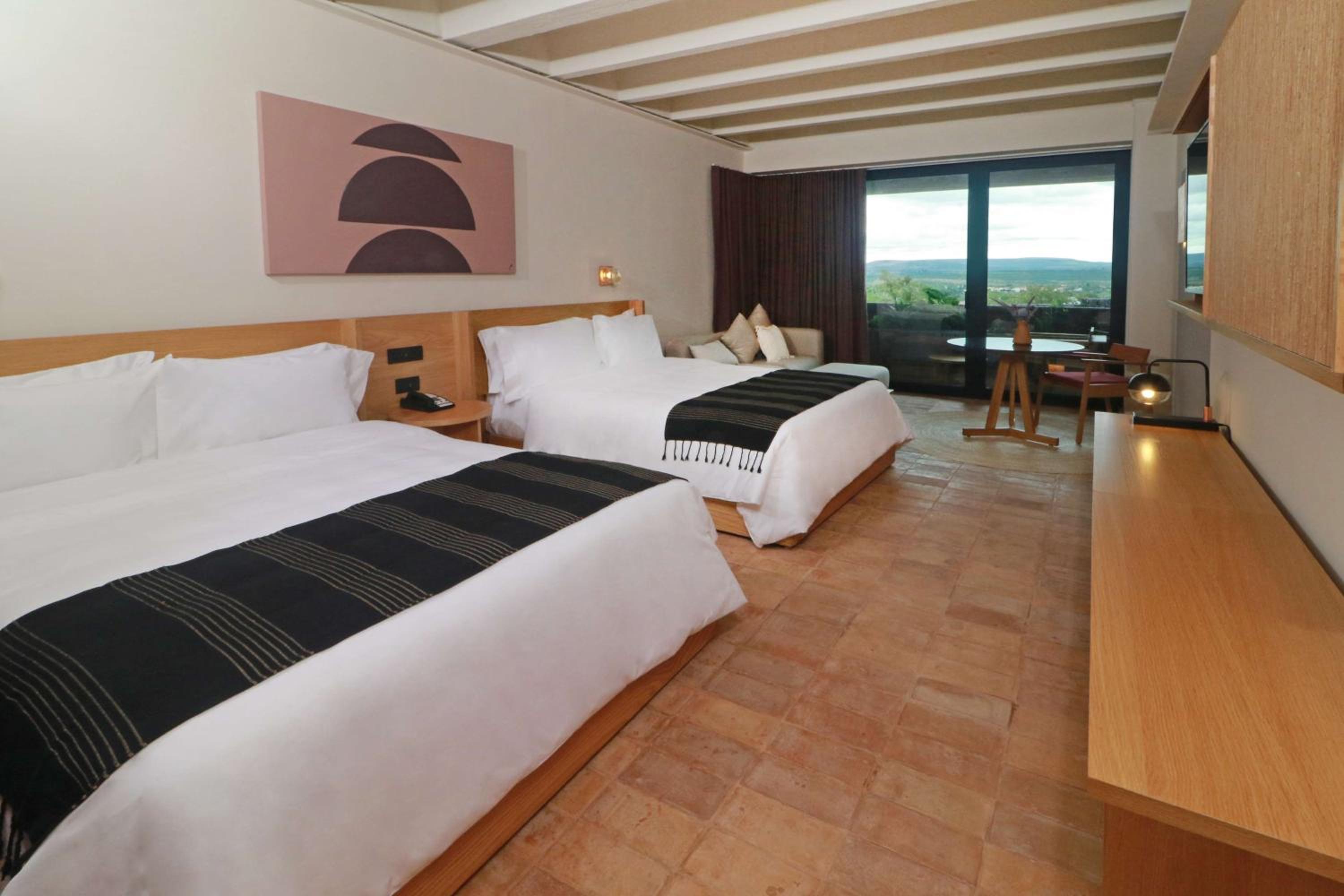 ROOM, 2 QUEEN BEDS, BALCONY