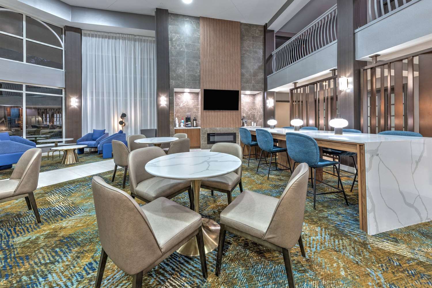 La Quinta Inn & Suites by Wyndham Dallas DFW Airport North 32/55