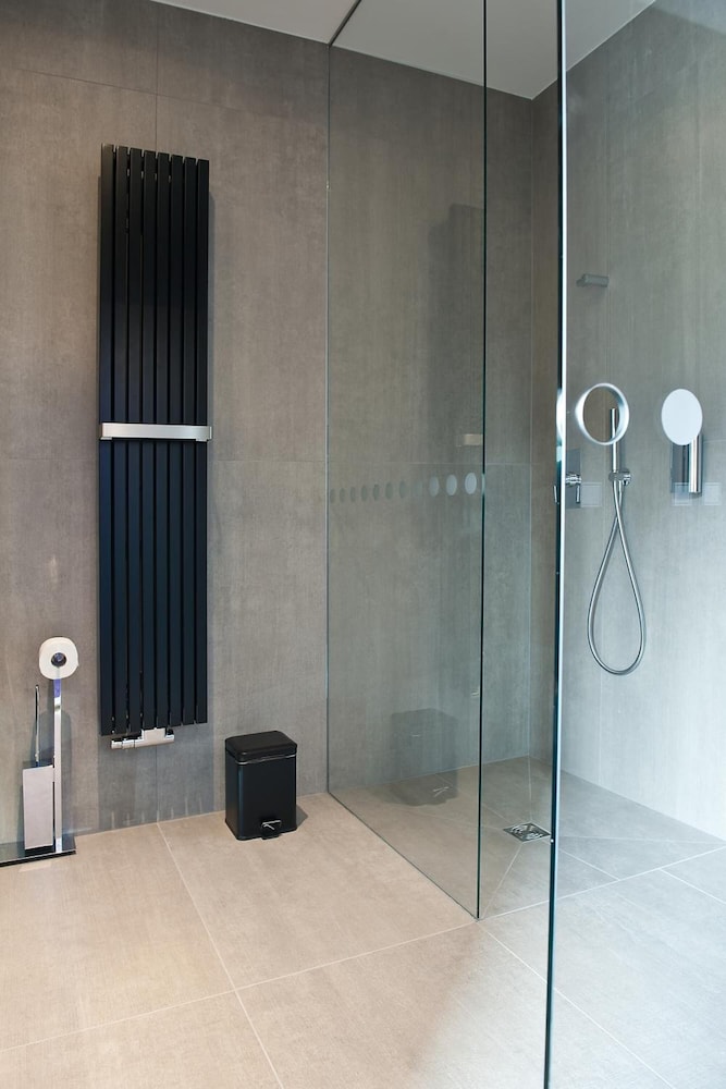 G Design Hotel 42/44
